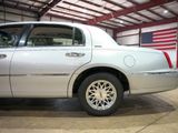 Used 1998 Lincoln Town Car Signature image 5