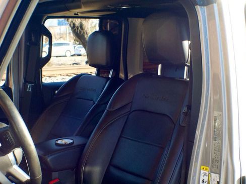 Used 2018 Jeep Wrangler Unlimited Sahara image 21