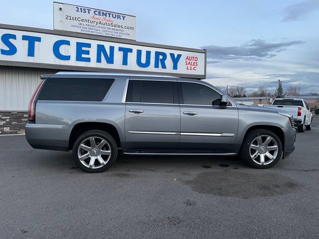 Used 2019 Cadillac Escalade ESV Luxury AWD/4WD image 16