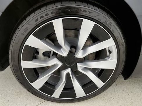 Used 2025 Tesla Model 3 Long Range RWD image 76