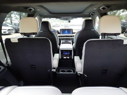 New 2026 Lincoln Aviator Black Label w/ Jet Appearance Package AWD/4WD image 33