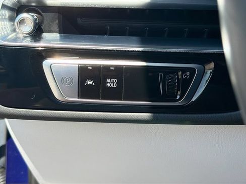 Used 2024 Cadillac Lyriq Luxury AWD/4WD image 33