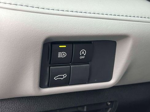 Certified 2023 Toyota Highlander LE image 24