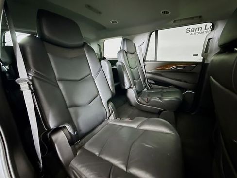 Used 2019 Cadillac Escalade Premium Luxury w/ Escalade Sport Edition image 31