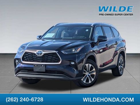 Used 2023 Toyota Highlander XLE AWD/4WD image 1