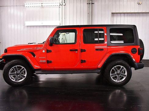 Used 2022 Jeep Wrangler Unlimited Sahara w/ Dual Top Group image 4