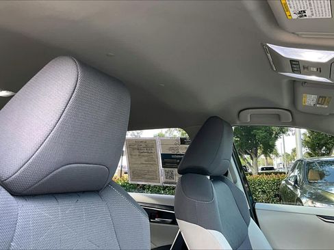 Used 2020 Toyota RAV4 XLE w/ XLE Grade Weather Package image 14