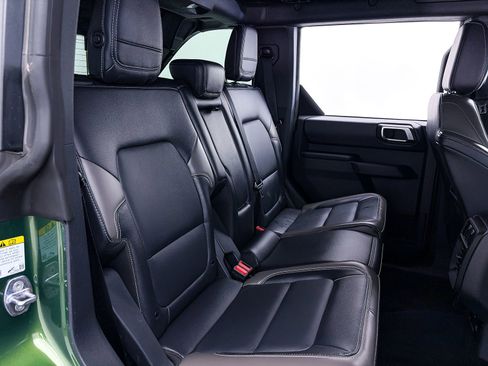 Used 2025 Ford Bronco Outer Banks AWD/4WD image 39