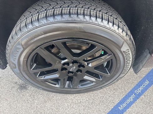 Used 2022 Chevrolet Traverse Premier w/ LPO, Floor Liner Package image 28