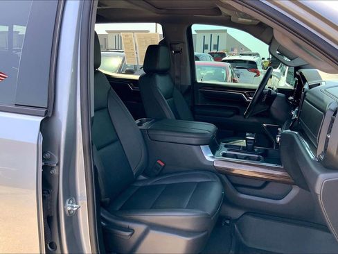 Used 2024 GMC Sierra 1500 Elevation w/ Elevation Premium Package AWD/4WD image 7