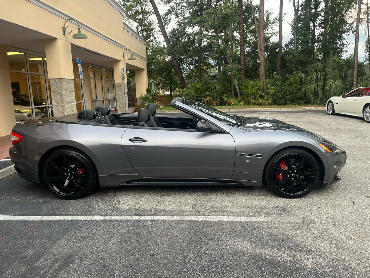 Used 2012 Maserati GranTurismo Sport RWD image 3