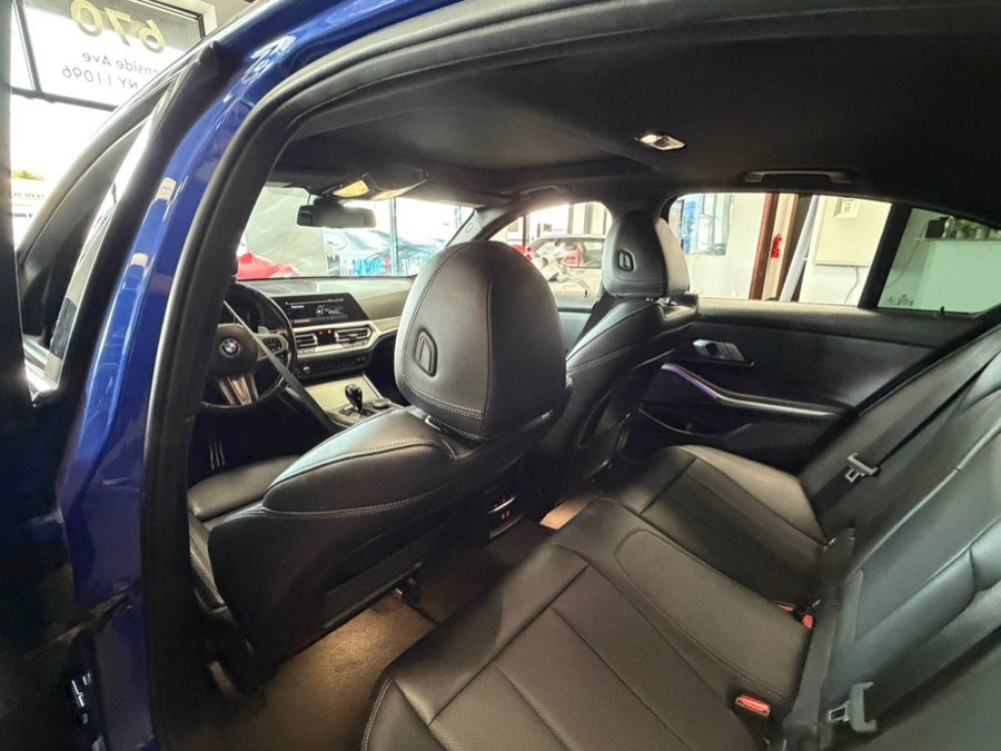 Used 2022 BMW 330i Sedan w/ M Sport Package RWD image 33