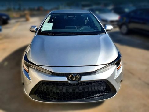 Used 2023 Toyota Corolla LE w/ LE Convenience Package FWD image 23