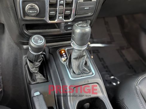 Used 2020 Jeep Wrangler Unlimited Sahara AWD/4WD image 28