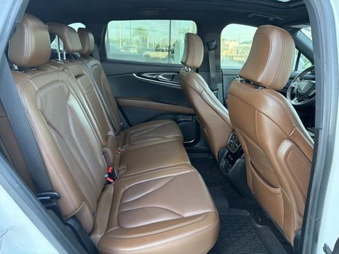 Used 2022 Lincoln Nautilus Reserve w/ Luxury Package image 22