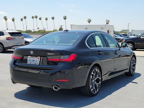 Used 2025 BMW 330i Sedan w/ Premium Package RWD image 3