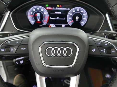 Used 2023 Audi Q5 2.0T Premium Plus w/ Premium Plus Package AWD/4WD image 16