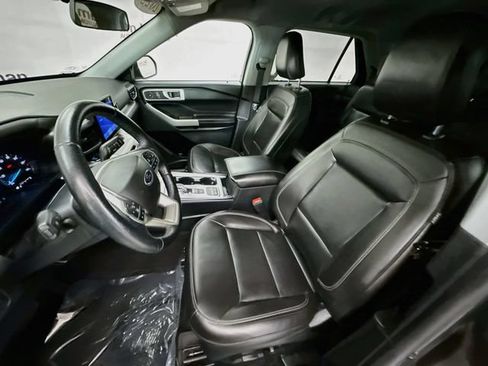 Used 2022 Ford Explorer XLT w/ Equipment Group 202A RWD image 20