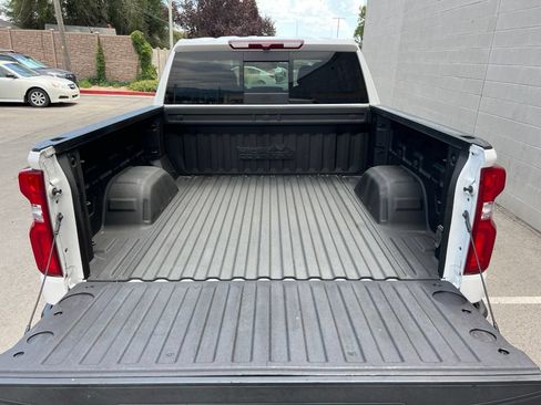 Used 2024 Chevrolet Silverado 1500 High Country w/ Z71 Off-Road Package AWD/4WD image 24