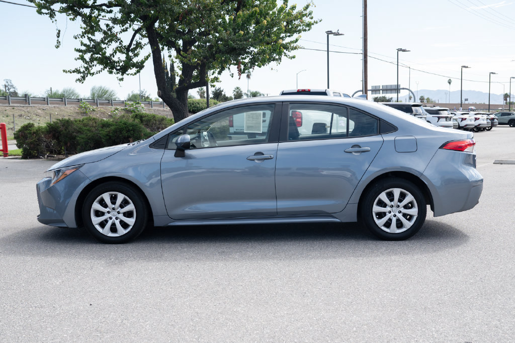 Used 2025 Toyota Corolla LE FWD image 7