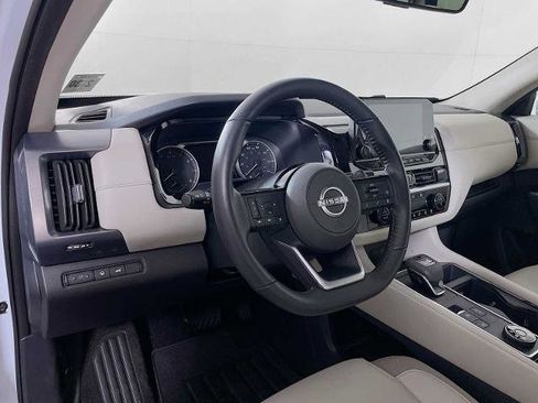 Certified 2025 Nissan Pathfinder SL AWD/4WD image 7