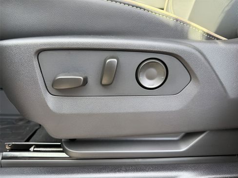 New 2026 Chevrolet Suburban Premier image 15