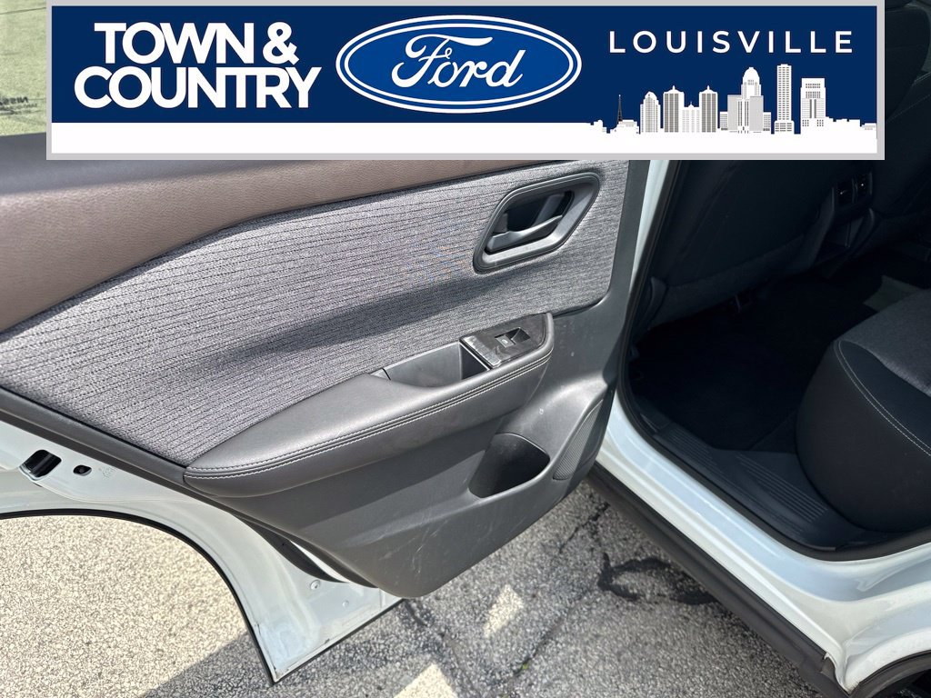 Used 2021 Nissan Rogue S AWD/4WD image 11