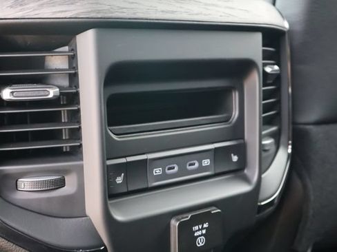 New 2026 RAM 2500 Limited AWD/4WD image 9