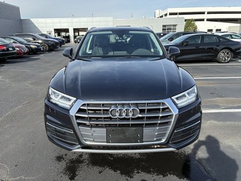 Used 2018 Audi Q5 2.0T Premium Plus w/ Premium Plus Package AWD/4WD image 2