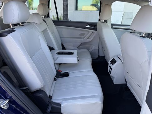 Used 2024 Volkswagen Tiguan SE FWD image 37