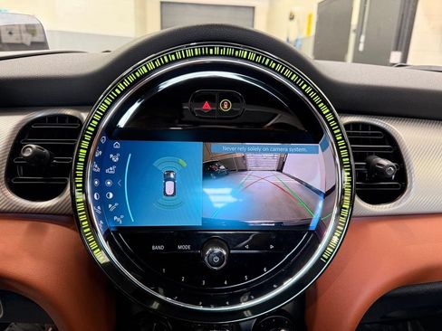 Certified 2024 MINI Cooper SE FWD image 18