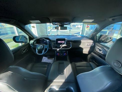 Used 2022 GMC Yukon XL SLT w/ SLT Luxury Package image 15