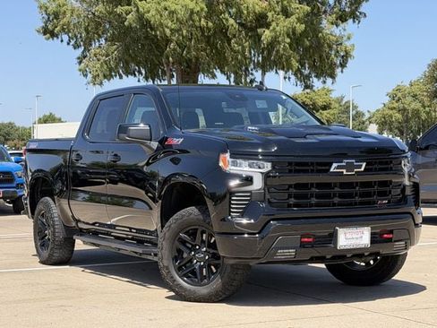 Used 2025 Chevrolet Silverado 1500 LT Trail Boss AWD/4WD image 2