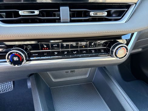 New 2026 Chevrolet Equinox LT w/ Convenience Package II image 17