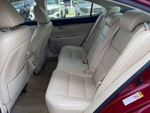 Used 2013 Lexus ES 350 w/ Luxury Pkg FWD image 25