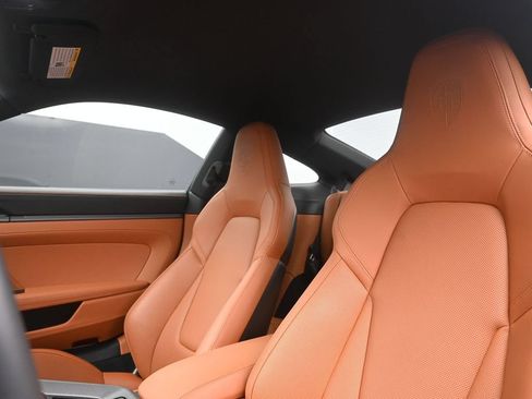 Certified 2025 Porsche 911 Carrera RWD image 5