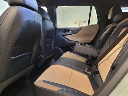 Used 2025 Chevrolet Equinox ACTIV image 12