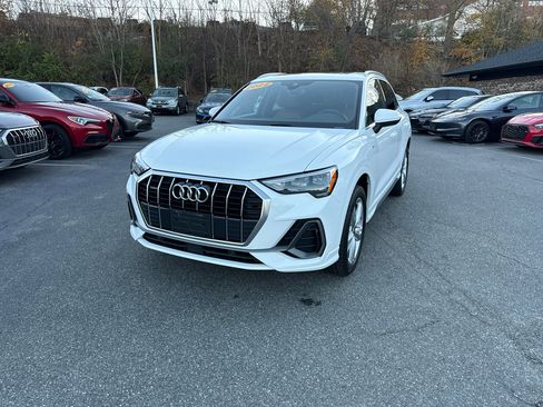 Used 2022 Audi Q3 2.0T Premium w/ Convenience Package image 2