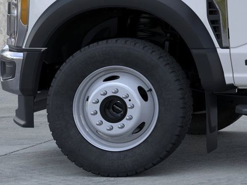 New 2025 Ford F550 4x4 Crew Cab image 19