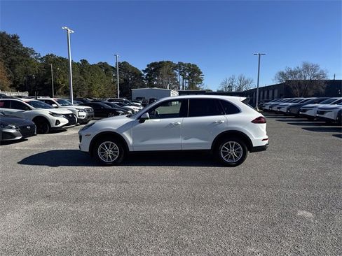 Used 2016 Porsche Cayenne Base image 8