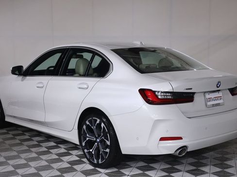 Used 2025 BMW 330i xDrive Sedan w/ Premium Package AWD/4WD image 4