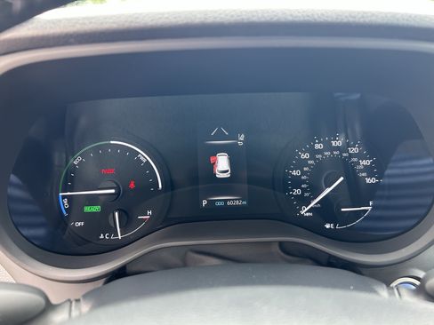 Used 2023 Toyota Sienna XSE AWD/4WD image 28