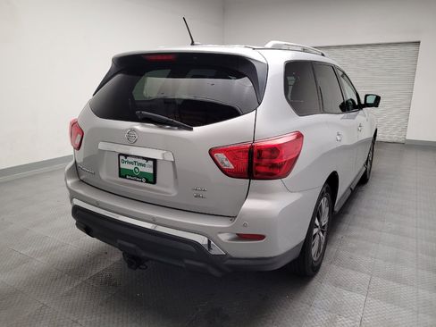 Used 2017 Nissan Pathfinder SL AWD/4WD image 7