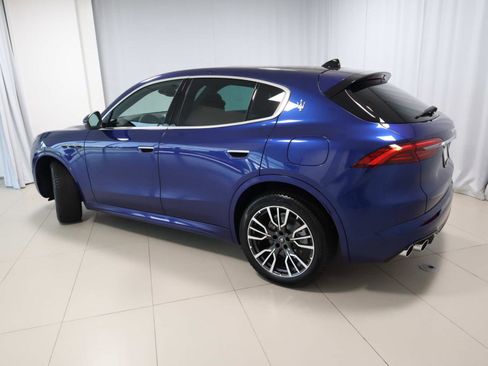 New 2025 Maserati Grecale GT image 3