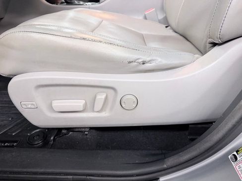 Used 2015 Toyota Highlander Limited FWD image 9