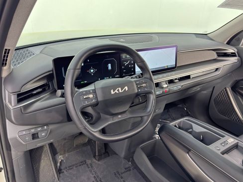 Used 2024 Kia EV9 Light Long Range image 12