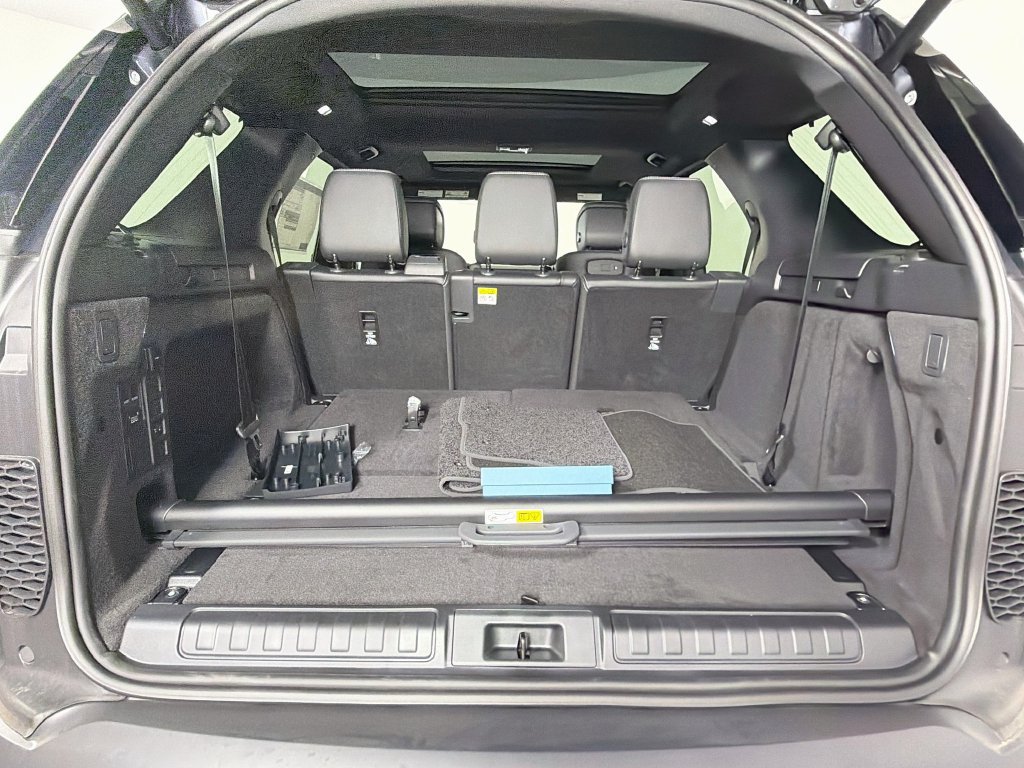 New 2026 Land Rover Discovery S AWD/4WD image 28