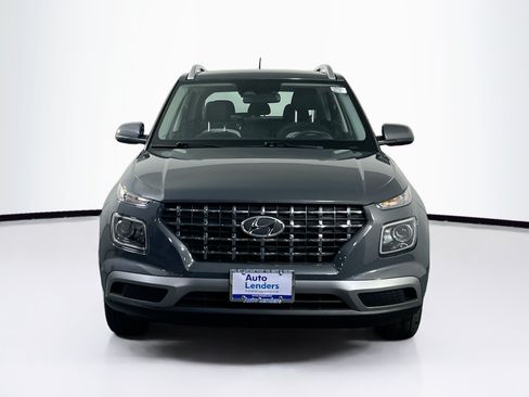 Used 2023 Hyundai Venue SEL w/ Cargo Package FWD image 2