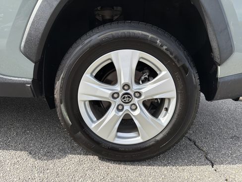 Certified 2020 Toyota RAV4 XLE w/ Convenience Package image 32