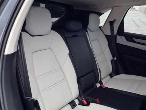 New 2026 Porsche Cayenne AWD/4WD image 23